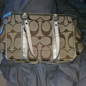Coach hand bag/best offer